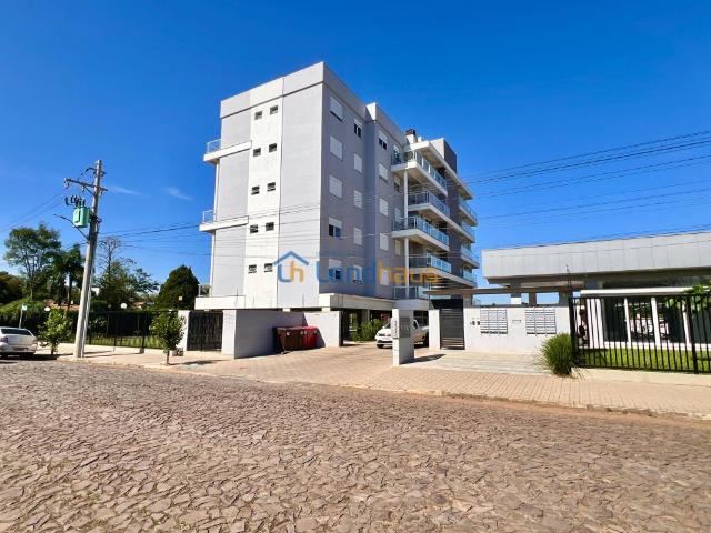 Apartamento com 2 dormitórios, 1 vaga para alugar por R$ 2.360,00