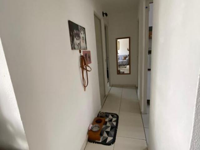 Apartamento com 2 dormitórios, uma vaga de garagem descoberta