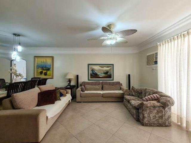 Apartamento com 2 dormitórios à venda, 120 m² por R$ 730.000,00 Pitangueiras Guarujá/SP