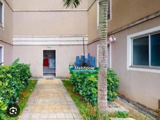 Apartamento com 2 dormitórios à venda, 46 m² por R$ 250.000,00 Água Chata Gu