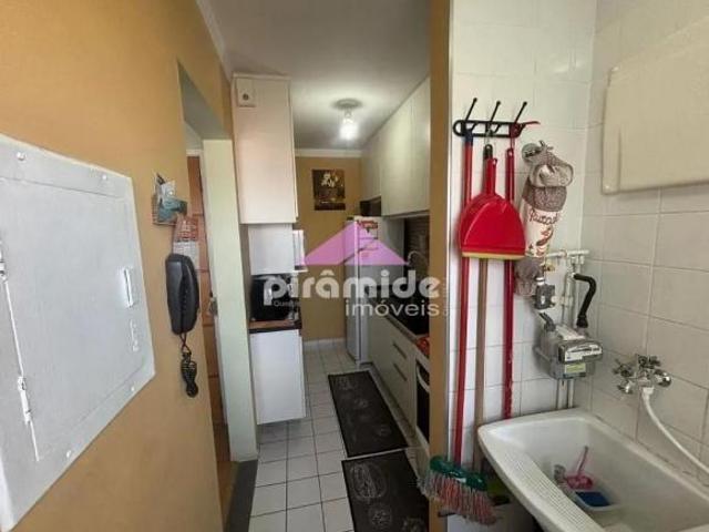 Apartamento com 2 dormitórios à venda, 58 m² por R$ 385.000,00 Monte Castelo São José dos Campos