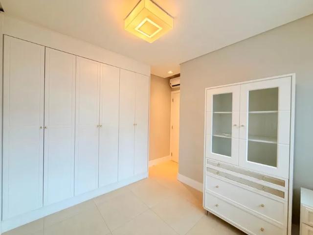 Apartamento com 2 dormitórios à venda, 74 m² por R$ 1.290.000,00 Centro Florianópolis/SC