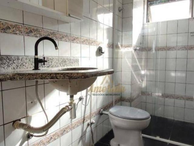 Apartamento com 2 dormitórios à venda, 78 m² por R$ 200.000,00 Cariobinha Americana/SP
