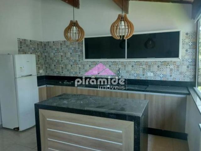 Apartamento com 2 dormitórios à venda, 72 m² por R$ 590.000,00 Varadouro São Sebastião/SP