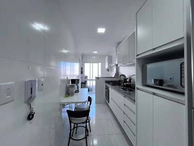 Apartamento com 2 dormitórios à venda, 72 m² por R$ 680.000,00 Vila Guilhermina Praia Grande/SP