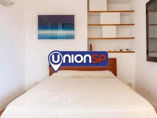 Apartamento com 2 dormitórios à venda, 85 m² por R$ 1.250.000,00 Vila Madalena