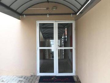 Apartamento Com 2 Dormitórios à Venda, 88 m² Por R$300.000,00