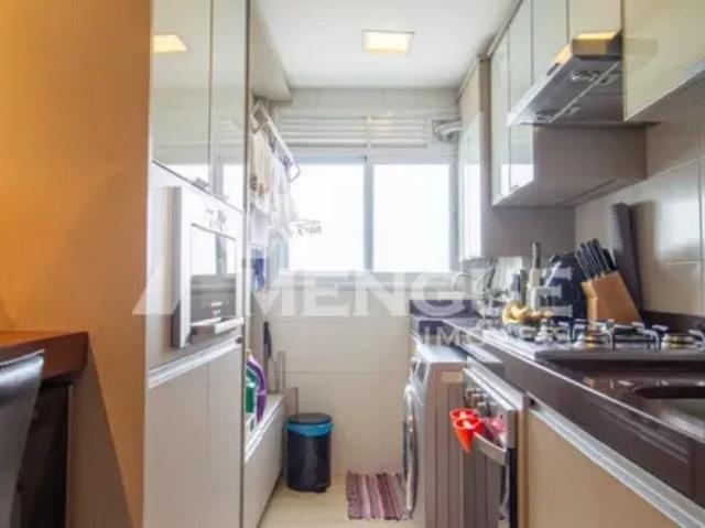 Apartamento com 2 dormitórios e 1 vaga à venda no bairro Jardim Lindóia em Porto Alegre com 69,00m²