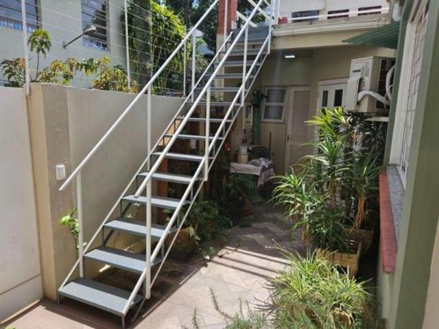 Apartamento com 2 dormitórios e 70m² de área privativa no Bairro Auxiliadora