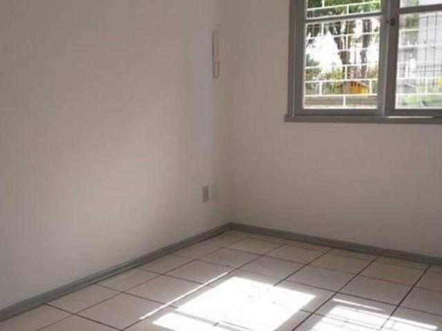 Apartamento com 2 dormitórios no Térreo