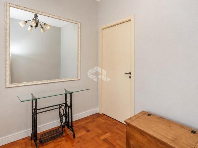 Apartamento com 2 dormitórios, no bairro Higienópolis, em Porto Alegre