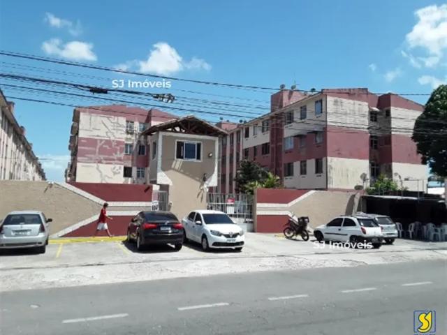 Apartamento com 2 quartos na Av. Godofredo Maciel