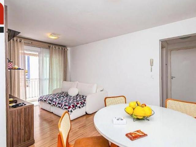 Apartamento com 2 quartos à venda, 65 m² por R$ 595.000 Centro Curitiba/PR