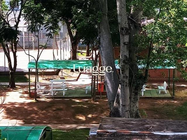 Apartamento com 2 Quartos,com box,no Bairro Humaitá