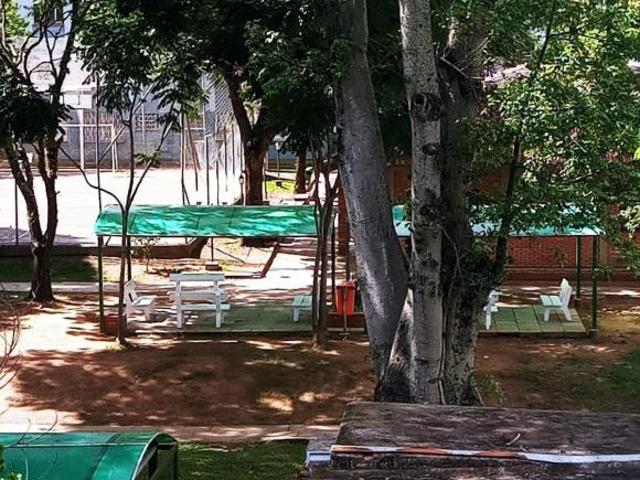 Apartamento com 2 Quartos,com box,no Bairro Humaitá