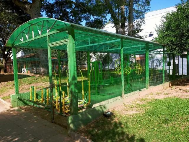 Apartamento com 2 Quartos, com box, no Bairro Humaitá