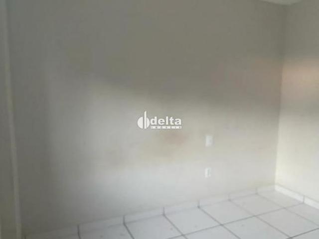 Apartamento com 2 quartos disponível para venda no bairro Jardim das Palmeiras em Uberlândia MG