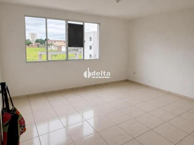 Apartamento com 2 quartos disponível para venda no bairro Chácaras Tubalina em Uberlândia MG