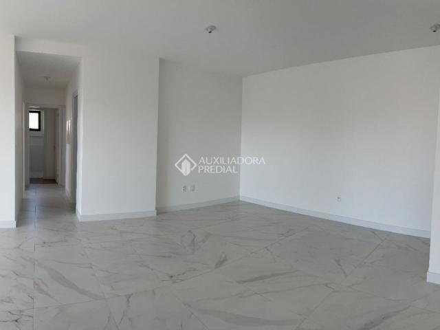 Apartamento com 2 quartos e 110m² para alugar em Kobrasol, São José