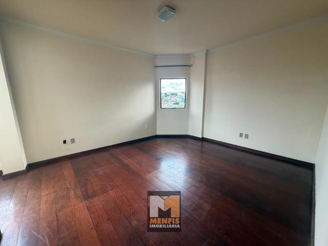 Apartamento com 2 quartos e 1 suíte no Centro