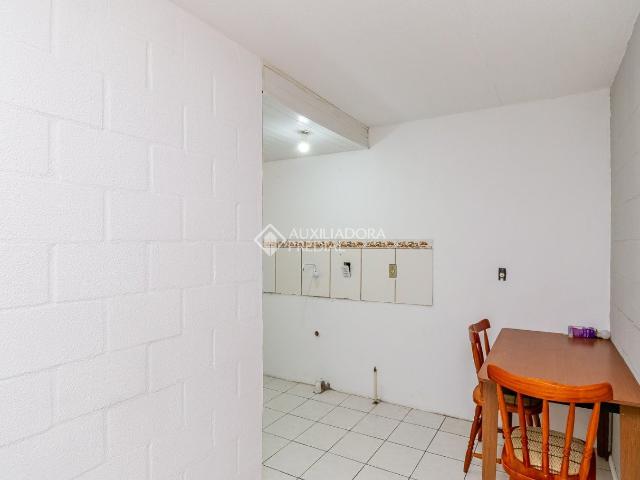 Apartamento com 2 quartos e 40m² para alugar em Rubem Berta, Porto Alegre
