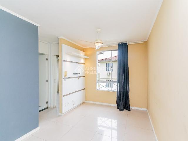 Apartamento com 2 quartos e 45m² para alugar em Mário Quintana, Porto Alegre