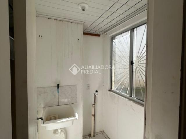 Apartamento com 2 quartos e 45m² para alugar em Restinga, Porto Alegre