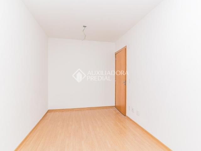 Apartamento com 2 quartos e 47m² para alugar em Mário Quintana, Porto Alegre