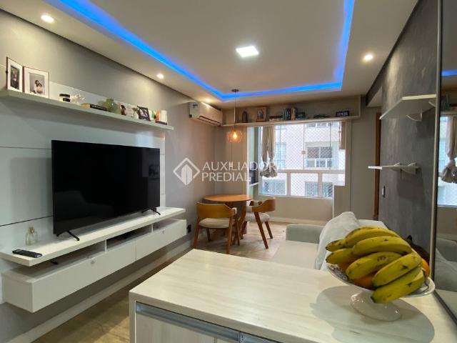Apartamento com 2 quartos e 48m² para alugar em Costa e Silva, Porto Alegre