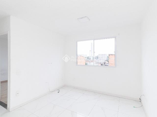 Apartamento com 2 quartos e 49m² para alugar em Restinga, Porto Alegre