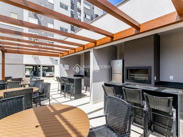 Apartamento com 2 quartos e 50m² para alugar em Jardim Sabará, Porto Alegre