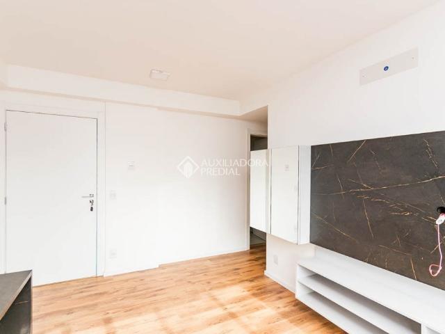 Apartamento com 2 quartos e 50m² para alugar em Santana, Porto Alegre
