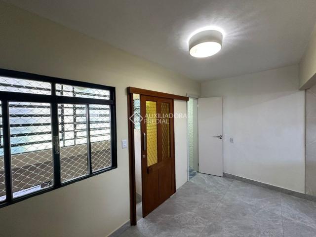Apartamento com 2 quartos e 50m² para alugar em Vila Jardim, Porto Alegre