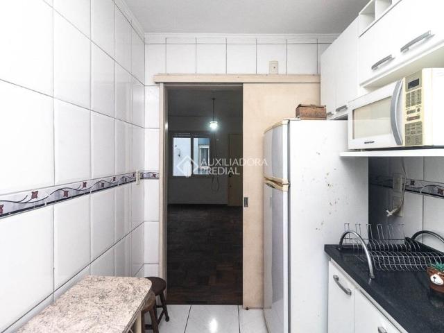 Apartamento com 2 quartos e 54m² para alugar em Humaitá, Porto Alegre