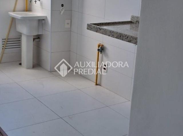Apartamento com 2 quartos e 56m² para alugar em Passo d'Areia, Porto Alegre