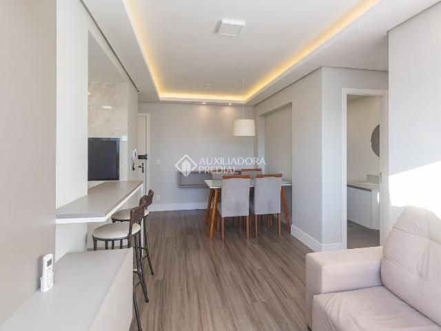 Apartamento com 2 quartos e 56m² para alugar em São Sebastião, Porto Alegre