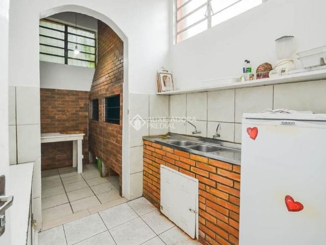 Apartamento com 2 quartos e 39m² para alugar em Santa Tereza, Porto Alegre