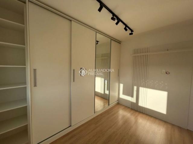 Apartamento com 2 quartos e 58m² para alugar em São Sebastião, Porto Alegre