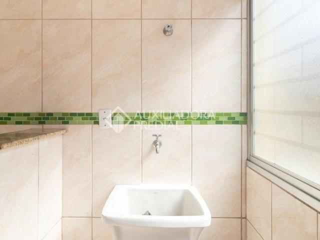 Apartamento com 2 quartos e 58m² para alugar em Tristeza, Porto Alegre