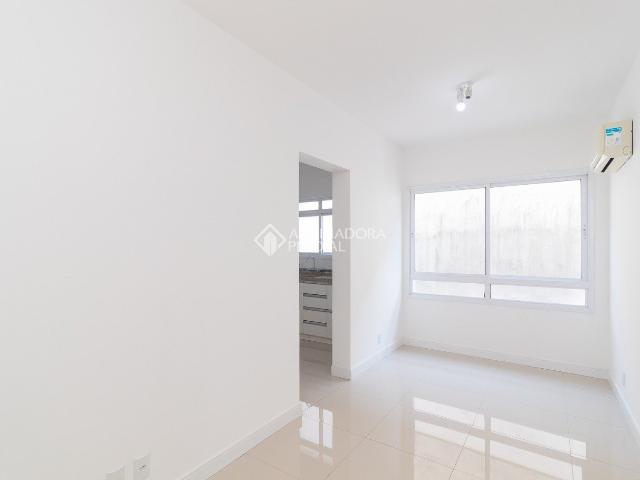 Apartamento com 2 quartos e 60m² para alugar em Menino Deus, Porto Alegre