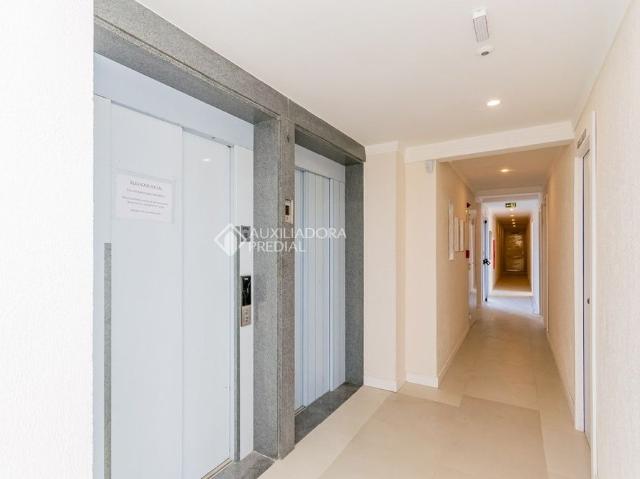Apartamento com 2 quartos e 63m² para alugar em Vila Ipiranga, Porto Alegre