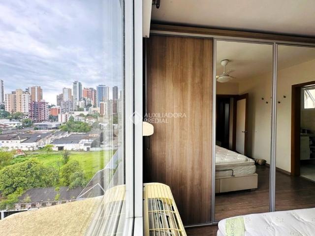 Apartamento com 2 quartos e 64m² para alugar em Centro, Novo Hamburgo