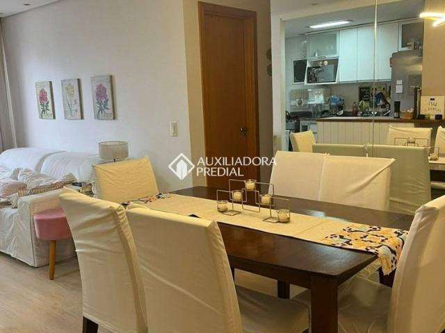 Apartamento com 2 quartos e 66m² para alugar em Passo da Areia, Porto Alegre