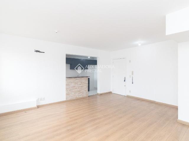 Apartamento com 2 quartos e 66m² para alugar em Santo Antônio, Porto Alegre