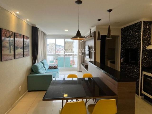 Apartamento com 2 quartos e 67m² para alugar em Nações, Balneário Camboriú