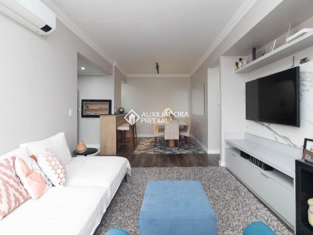 Apartamento com 2 quartos e 69m² para alugar em Santo Antônio, Porto Alegre