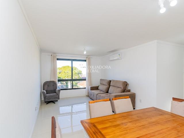 Apartamento com 2 quartos e 70m² para alugar em Vila Ipiranga, Porto Alegre