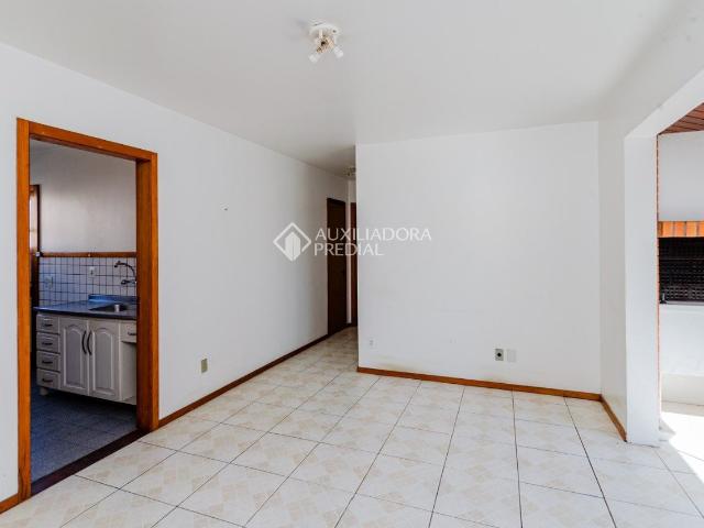 Apartamento com 2 quartos e 77m² para alugar em Jardim do Salso, Porto Alegre