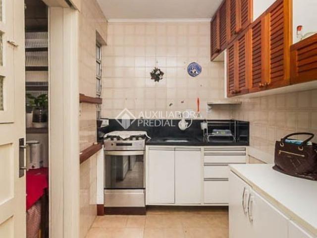 Apartamento com 2 quartos e 79m² para alugar em Praia de Belas, Porto Alegre