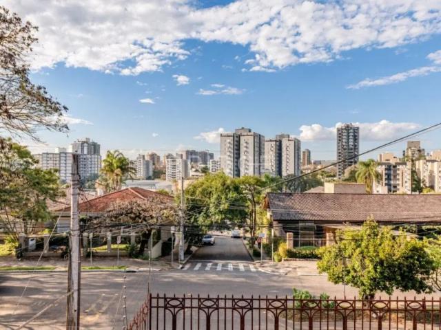 Apartamento com 2 quartos para alugar na Avenida Engenheiro Alfredo Correa Daudt, 215, Boa Vista, Porto Alegre por R$ 2.800